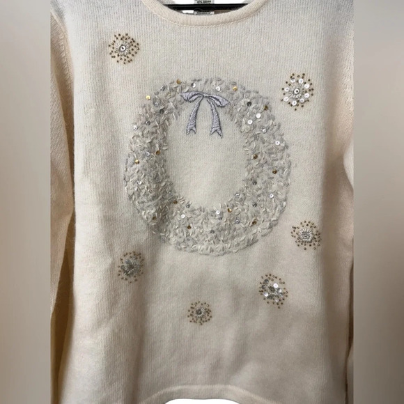 Orvis Ivory White Wool & Angora Christmas Wreath Snowflake Sweater NWOT Size M - Picture 3 of 6